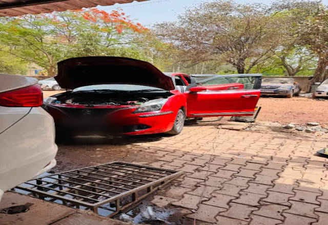https://images10.gaadi.com/usedcar_image/4492334/original/717da016-ac3b-4554-a846-13d562f905ad.?imwidth=6401