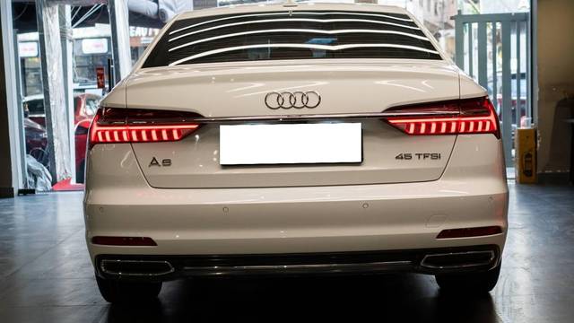 https://images10.gaadi.com/usedcar_image/4492450/original/processed_4d8149da803001b9f67fb25d69534427.jpg?imwidth=6401