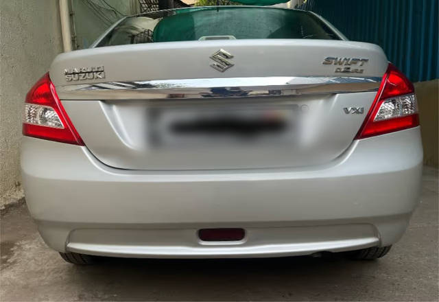https://images10.gaadi.com/usedcar_image/4492455/original/e52b0704-2c33-4d82-ba3e-34c9e781e38e.?imwidth=6402