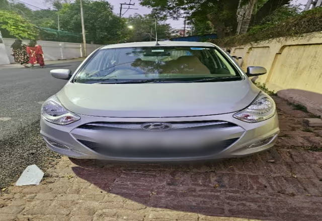 https://images10.gaadi.com/usedcar_image/4492482/original/02b17862-1af2-4887-921f-c33d396a6f2c.?imwidth=6400