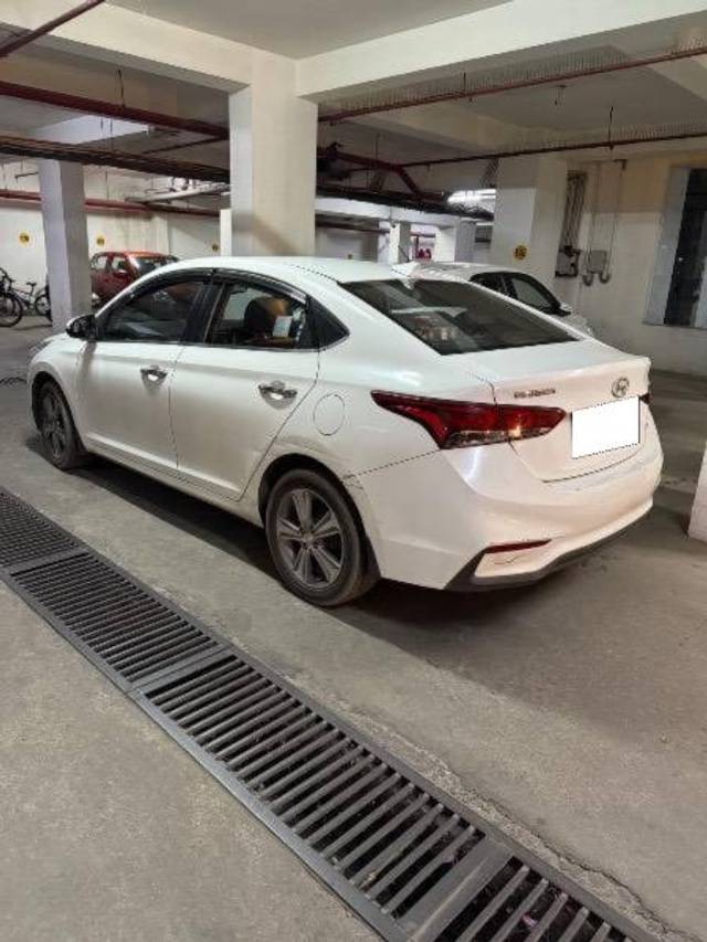 https://images10.gaadi.com/usedcar_image/4492694/original/processed_79dedf4f-0089-4550-b909-cc3acfab2acf.jpeg?imwidth=6402