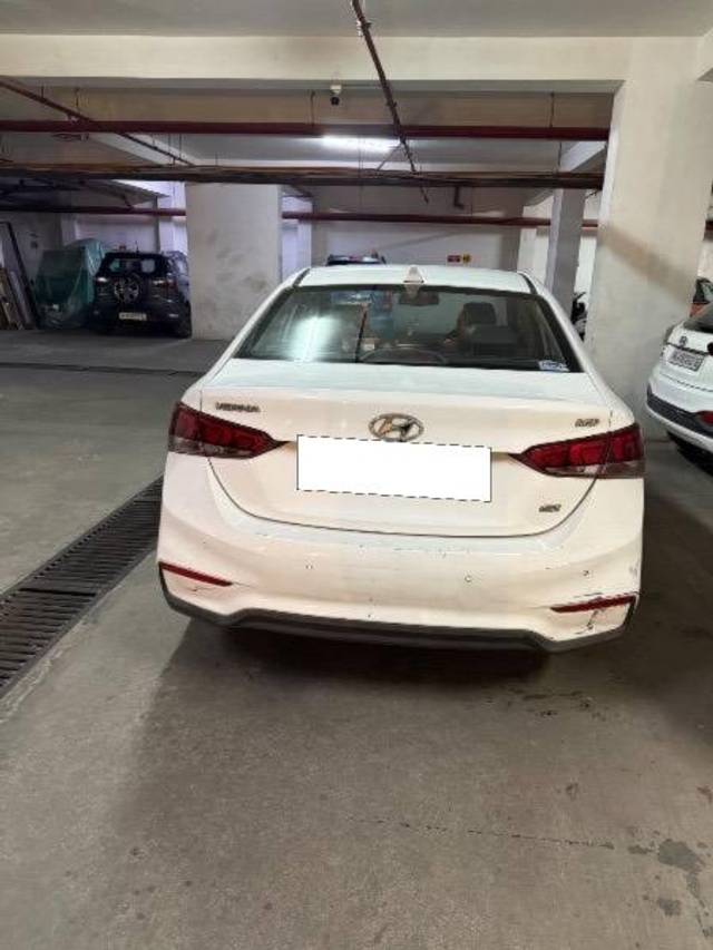 https://images10.gaadi.com/usedcar_image/4492694/original/processed_cc31556c-093b-4930-9eb3-082c80df8ff3.jpeg?imwidth=6401