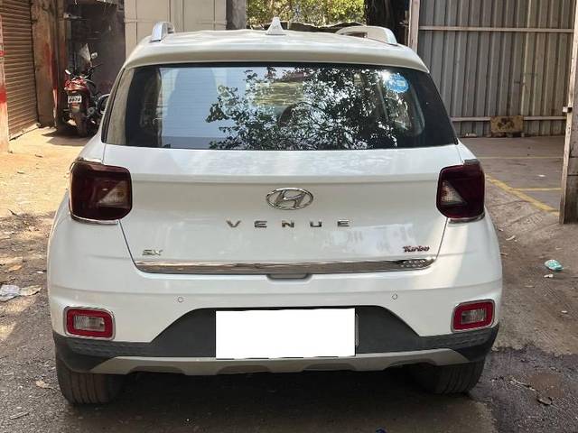 https://images10.gaadi.com/usedcar_image/4492794/original/processed_632cd8e1-4f1a-4876-8f32-a5b09913adb1.jpeg?imwidth=6401