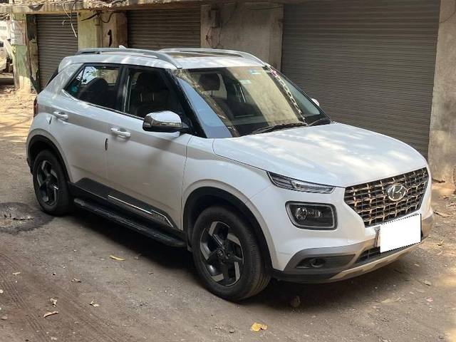 https://images10.gaadi.com/usedcar_image/4492794/original/processed_c622dbd0-aed1-4037-b78c-8d1467d2befd.jpeg?imwidth=6400