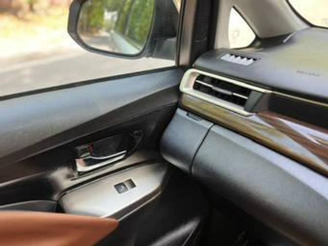https://images10.gaadi.com/usedcar_image/4492888/original/processed_483932b2307d927508d8af626d001303.jpg?imwidth=6402