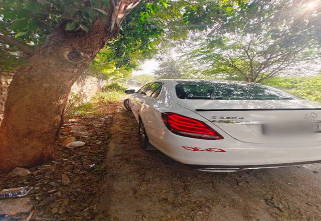 https://images10.gaadi.com/usedcar_image/4492894/original/540bcee6-26dd-46c0-877e-590b296d08e9.?imwidth=6402