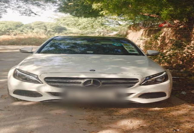 https://images10.gaadi.com/usedcar_image/4492894/original/fdd575fb-dea3-4fd6-819d-a5624e48de22.?imwidth=6400