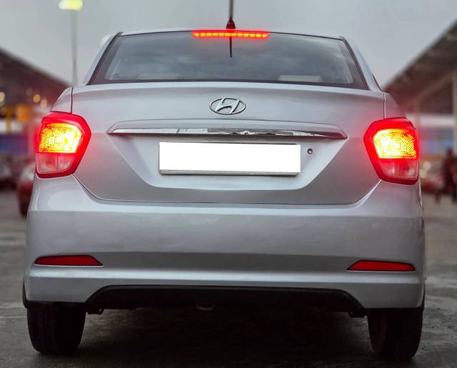 https://images10.gaadi.com/usedcar_image/4493023/original/processed_ab2c6ae75723faac5eebf5a7ae52b19c.jpg?imwidth=6401