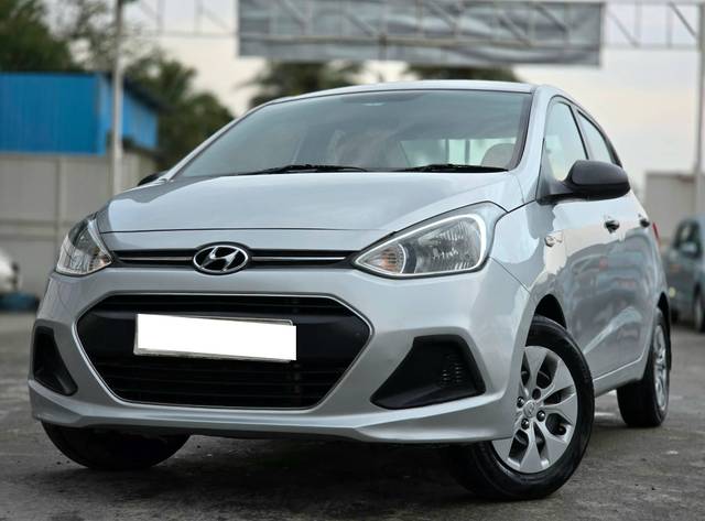https://images10.gaadi.com/usedcar_image/4493023/original/processed_d1edcc00752726d6cb8075af28f94ab8.jpg?imwidth=6402