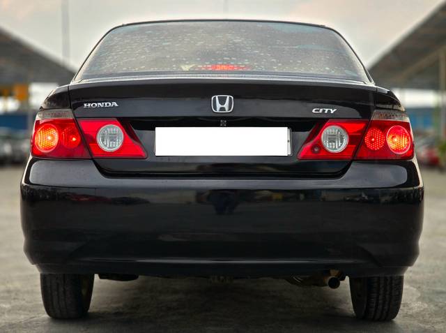 https://images10.gaadi.com/usedcar_image/4493026/original/processed_1b2b5ea0bd991340c744529be24dc693.jpg?imwidth=6401