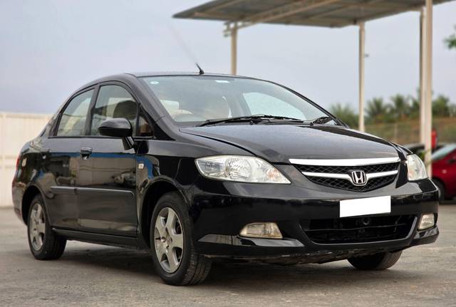 https://images10.gaadi.com/usedcar_image/4493026/original/processed_87285b2bb63175e813b4495cff2ca3ae.jpg?imwidth=6400