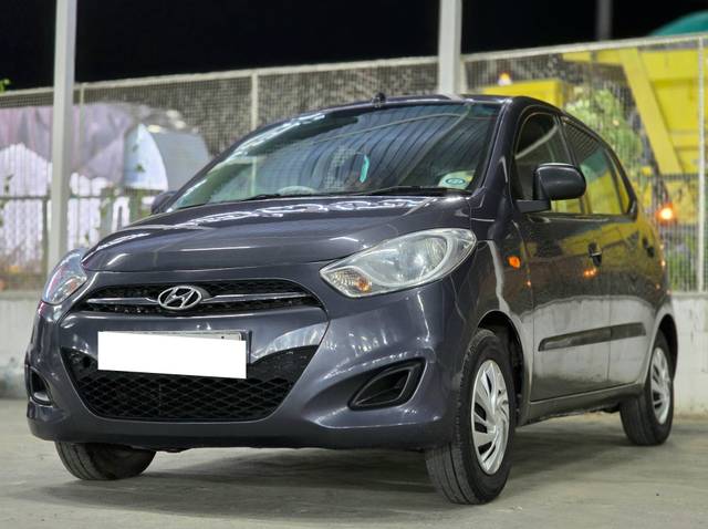 https://images10.gaadi.com/usedcar_image/4493029/original/processed_34c02bb4ee2b944c0be11ec21f543762.jpg?imwidth=6402