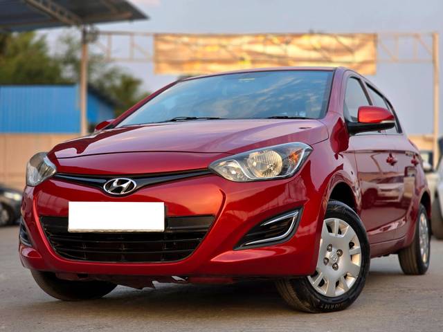 https://images10.gaadi.com/usedcar_image/4493034/original/processed_ceca25fe616e09506be66bdb04693b35.jpg?imwidth=6402
