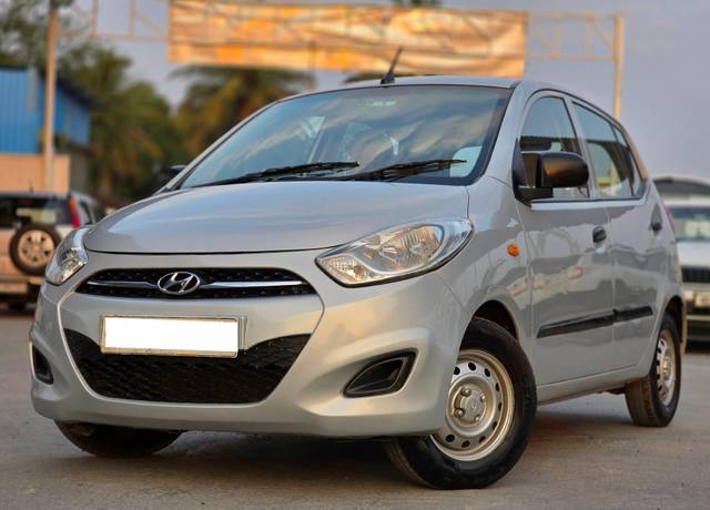 https://images10.gaadi.com/usedcar_image/4493036/original/processed_427064037255d522e4fa26cbeb4b9313.jpg?imwidth=6402
