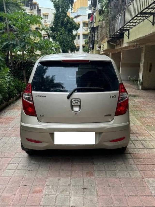 https://images10.gaadi.com/usedcar_image/4493093/original/processed_8ac6f5c7-01a4-455c-bdad-504bea3dceba.jpeg?imwidth=6401
