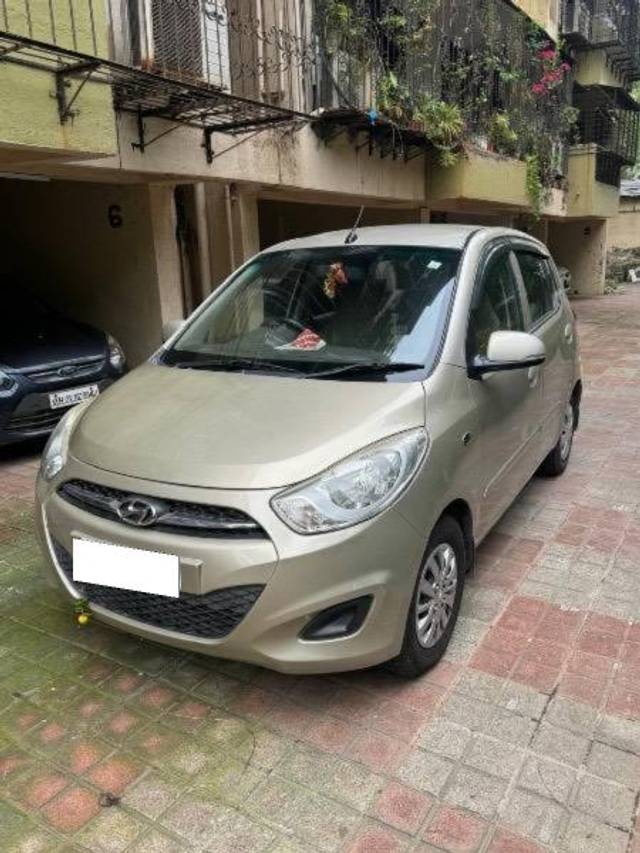 https://images10.gaadi.com/usedcar_image/4493093/original/processed_905f4b80-2bdb-46e7-a646-5e926bab1bb5.jpeg?imwidth=6402