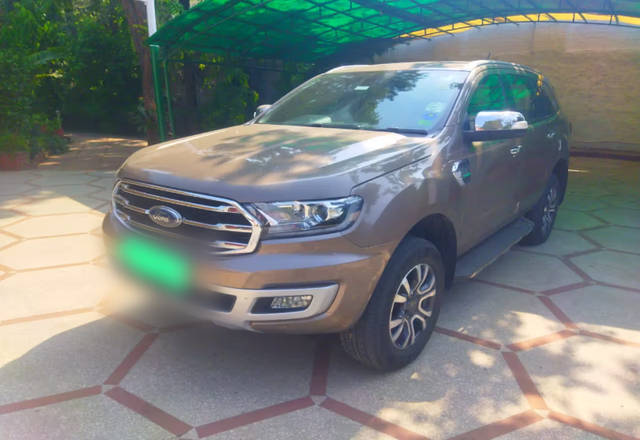 https://images10.gaadi.com/usedcar_image/4493178/original/12b21f56-5b44-440d-a5b1-2a7ab20dfdb3.?imwidth=6400