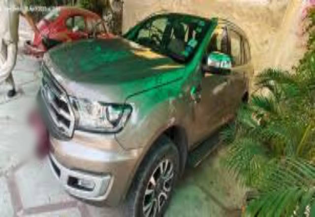 https://images10.gaadi.com/usedcar_image/4493178/original/5bf8eb43-1c13-450f-95db-2a16cfef08df.?imwidth=6401