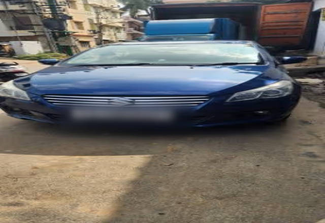 https://images10.gaadi.com/usedcar_image/4493209/original/ca1fe25c-bdd3-47a2-8642-8e95ac77dcf1.?imwidth=6400
