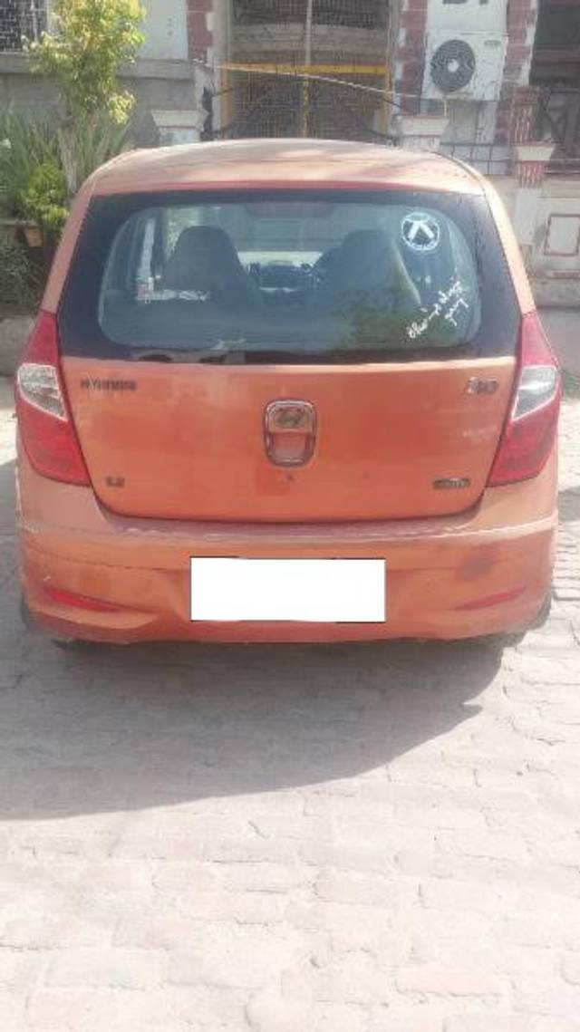 https://images10.gaadi.com/usedcar_image/4493278/original/processed_48824fe1-2109-483c-9d09-2eba68fb7a1a.jpg?imwidth=6401
