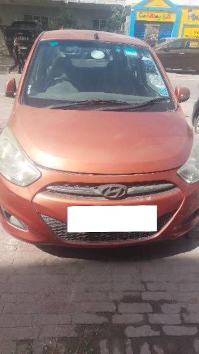 https://images10.gaadi.com/usedcar_image/4493278/original/processed_b1bbf5f7-f1dd-49c2-b429-680b6ccc76e9.jpg?imwidth=6402