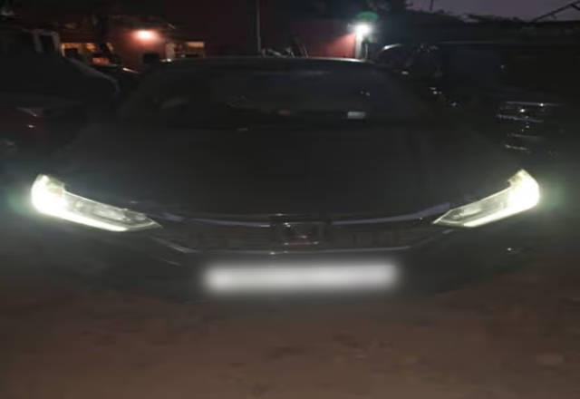 https://images10.gaadi.com/usedcar_image/4493403/original/b34ce02f-8b99-4237-8b83-11ae4ad8d275.?imwidth=6400
