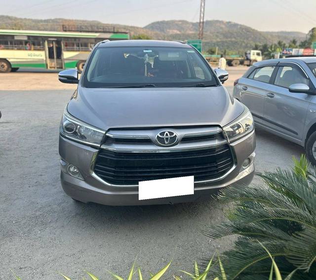 https://images10.gaadi.com/usedcar_image/4493455/original/processed_6ca6bca9-0ab1-45db-9918-00880360b0e1.jpg?imwidth=6401