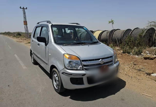 https://images10.gaadi.com/usedcar_image/4493512/original/656431ab-806b-4136-bd01-cd4cba39f137.?imwidth=6400