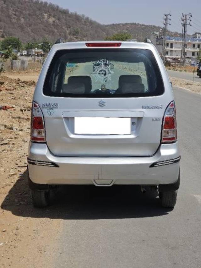 https://images10.gaadi.com/usedcar_image/4493512/original/processed_f63ab39e-2305-4ad5-b12a-1da52173f6a3.jpg?imwidth=6401