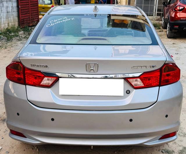 https://images10.gaadi.com/usedcar_image/4493572/original/processed_0c860f6e-1135-45b3-b2ed-e4f0e6a64a32.jpg?imwidth=6402