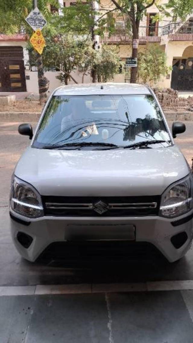 https://images10.gaadi.com/usedcar_image/4493609/original/processed_e627f53e-181a-45b0-98df-9553b11a56f0.jpg?imwidth=6400