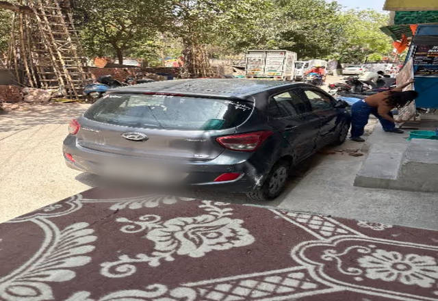 https://images10.gaadi.com/usedcar_image/4493688/original/7c3840ad-73d6-4d13-922c-c4479f974c8e.?imwidth=6400