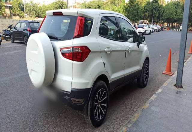 https://images10.gaadi.com/usedcar_image/4493803/original/8302ae8e-3eec-44d8-9187-6fc827f038ed.?imwidth=6401