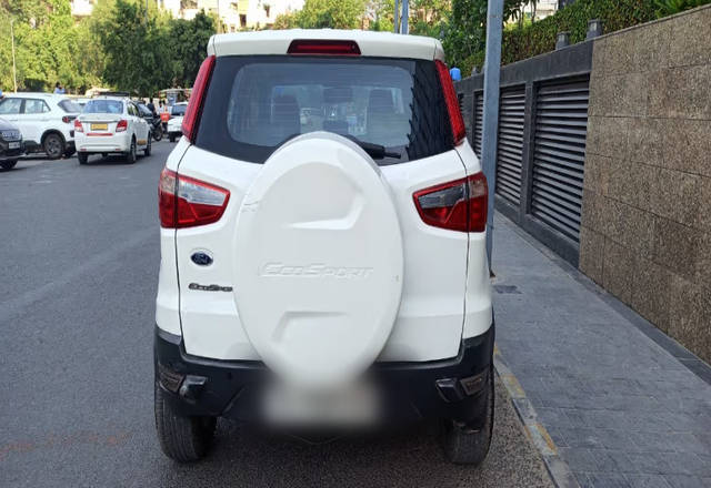 https://images10.gaadi.com/usedcar_image/4493803/original/9c16b386-98b9-45d3-b921-9f5af82307de.?imwidth=6402