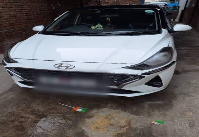 https://images10.gaadi.com/usedcar_image/4493927/original/14dd78ac-185d-4c46-81f7-5577c27fc726.?imwidth=6401