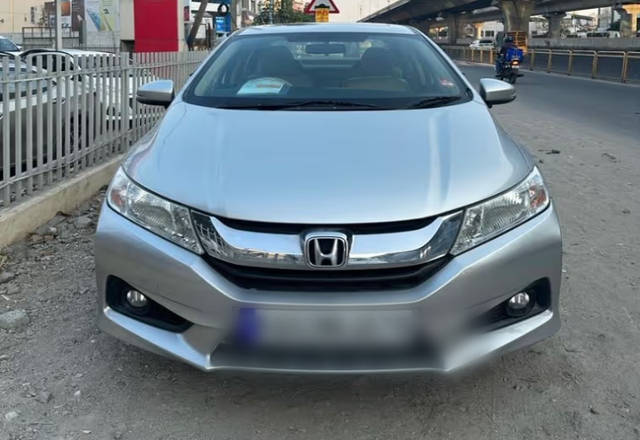 https://images10.gaadi.com/usedcar_image/4494146/original/26904ff3-73ae-4f78-9e3e-406f0230a73a.?imwidth=6400