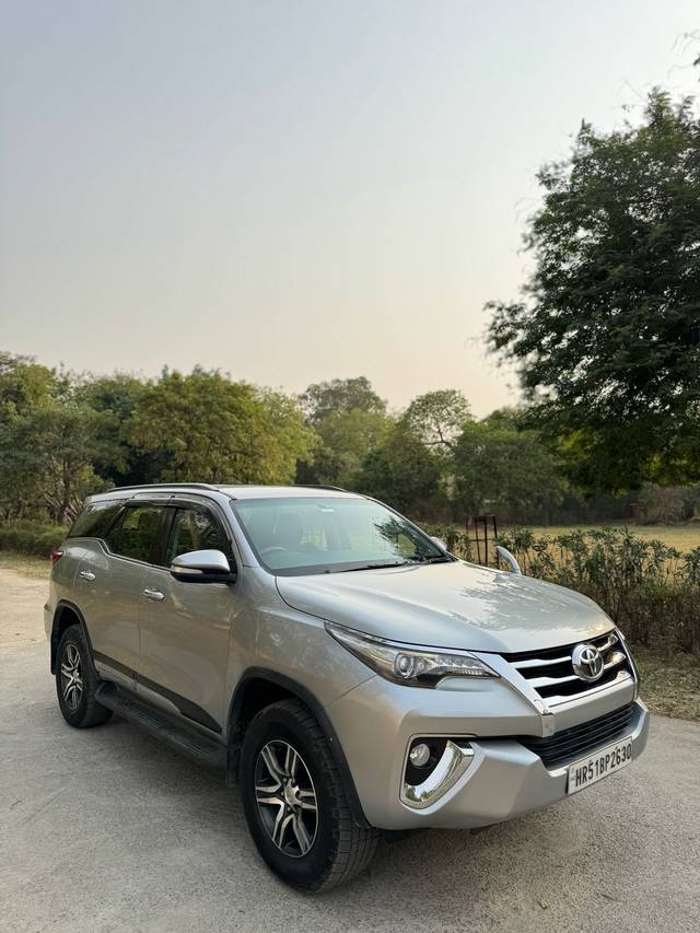 https://images10.gaadi.com/usedcar_image/4494173/original/3201748b214df7c86eed65518e2fea37.jpg?imwidth=6400