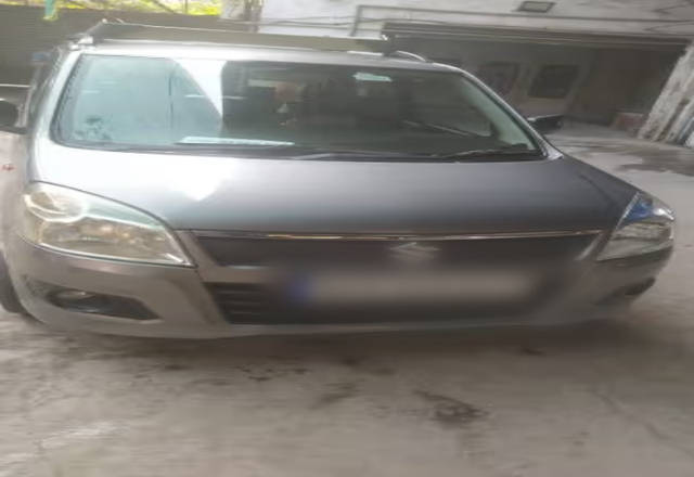 https://images10.gaadi.com/usedcar_image/4494186/original/b9d8e017-fb99-404f-807e-f90947388ac2.?imwidth=6400
