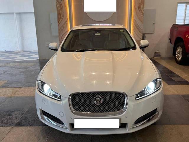 https://images10.gaadi.com/usedcar_image/4494223/original/processed_7878da39-a2e4-4c8e-9569-4c91873de57e.jpg?imwidth=6402