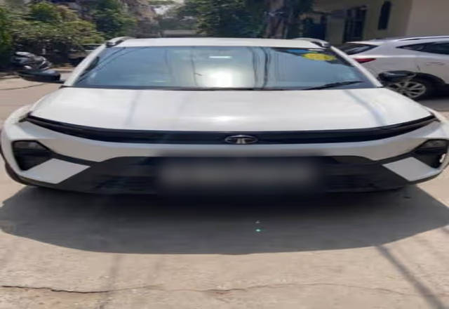 https://images10.gaadi.com/usedcar_image/4494252/original/0916f309-0615-44ed-a5f6-7325ac127a5d.?imwidth=6401