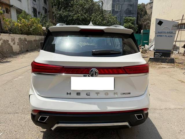 https://images10.gaadi.com/usedcar_image/4494469/original/processed_7074cf3593d91693639a02ff59b1af0e.jpg?imwidth=6402