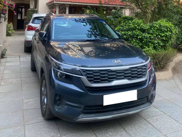https://images10.gaadi.com/usedcar_image/4494520/original/processed_ab4c60b0-b5fb-4704-b73e-f52ea9ffc027.jpg?imwidth=6400