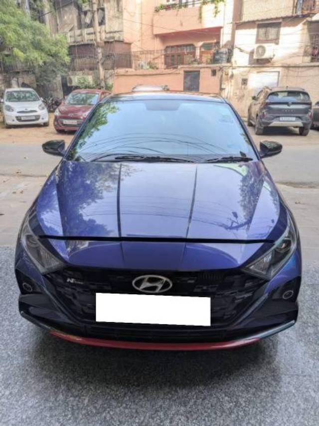 https://images10.gaadi.com/usedcar_image/4494545/original/processed_a526075f-4d69-42e9-b3e7-d2b4ce2161b3.jpeg?imwidth=6400