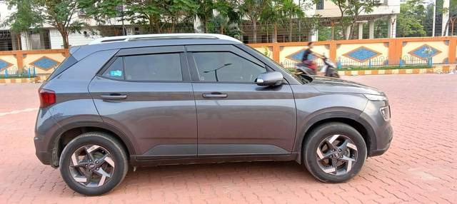 https://images10.gaadi.com/usedcar_image/4494581/original/processed_b60d61a927b1dbcdbf8d6c76b4dd9cfb.jpg?imwidth=6401
