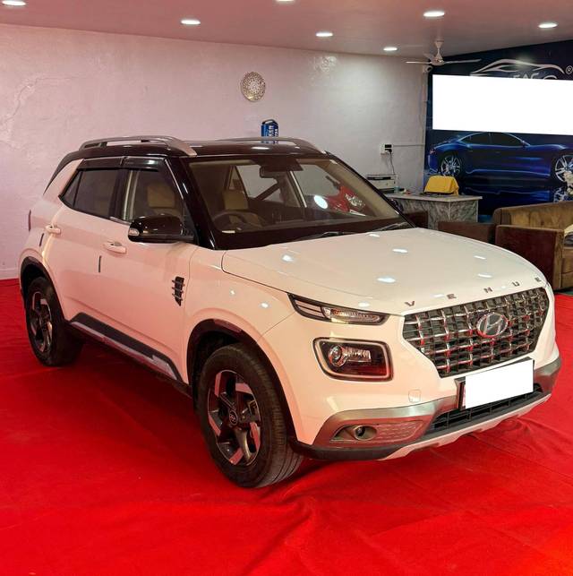 https://images10.gaadi.com/usedcar_image/4494670/original/processed_7d4688b9567aea18f3a3ef7253ee4638.jpeg?imwidth=6400