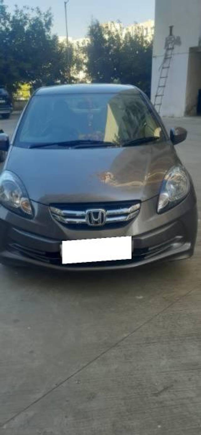 https://images10.gaadi.com/usedcar_image/4494737/original/processed_7cc8f51e-bd88-4687-ba35-807f8a804150.jpg?imwidth=6400