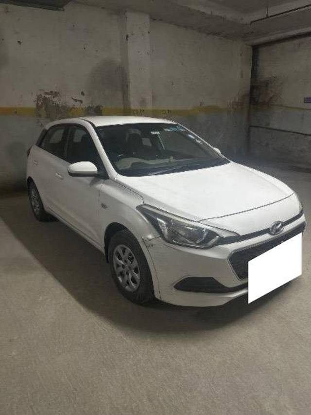 https://images10.gaadi.com/usedcar_image/4494762/original/processed_9d453c4a-406a-427a-b783-5ef099ec3502.jpg?imwidth=6400