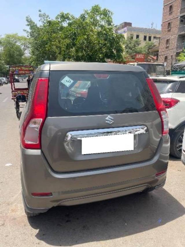 https://images10.gaadi.com/usedcar_image/4494889/original/processed_313f1c45-062c-412d-bf3e-f7d9947178df.jpeg?imwidth=6401