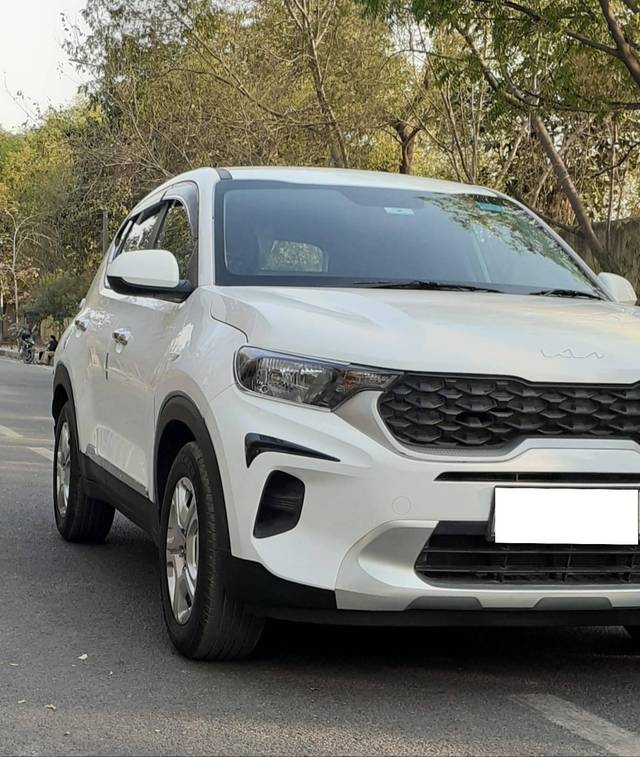 https://images10.gaadi.com/usedcar_image/4494973/original/processed_1a7b87c32be500d6fb2c2416c2b42119.jpg?imwidth=6400