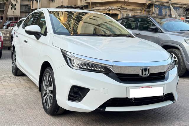 https://images10.gaadi.com/usedcar_image/4494975/original/processed_0b660bb6577b1bbffc62410b315daec3.jpg?imwidth=6401